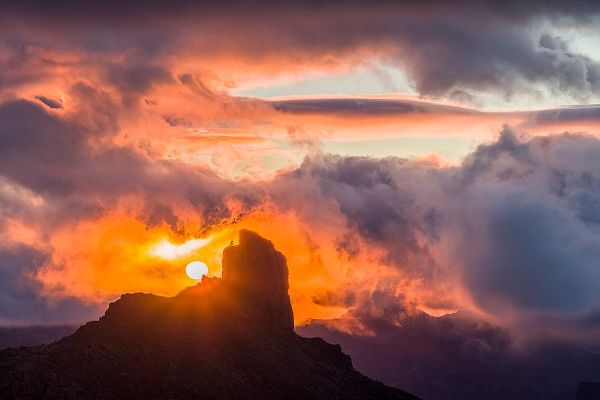 Spain-Canary Islands-Gran Canaria Island-Tejeda-mountain landscape with Roque Bentayga-sunset